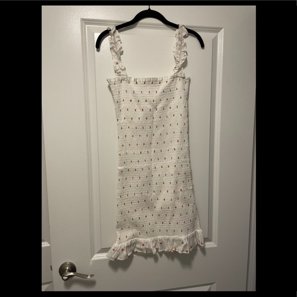 ***NWT OLIVIACEOUS WOMENS WHITE SMOCKED DRESS WITH POLKA DOTS SIZE LARGE - Picture 2 of 7